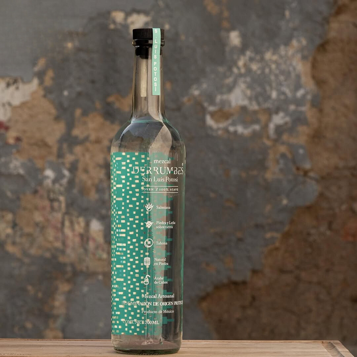 Deze mezcal is online te bestellen via onze webshop. Zuivere smaak, zachte rokerigheid, topmezcal van Derrumbes uit San Luis Potosi. 